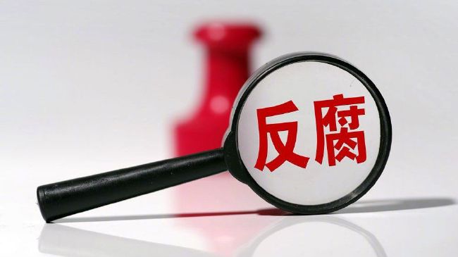 第71分钟，斯特林左路拿球禁区拿球突破倒地裁判判定假摔给斯特林黄牌。